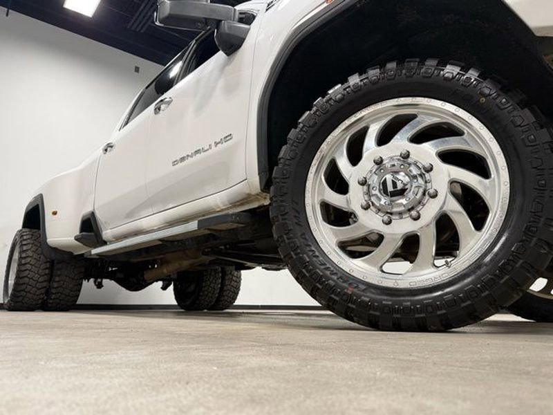 Used 2021 GMC Sierra 3500 Denali w/ Denali Ultimate Package image 3