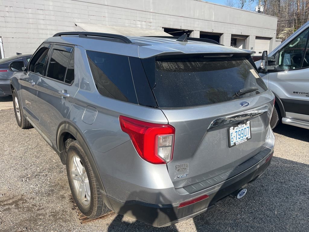 Certified 2022 Ford Explorer XLT w/ Equipment Group 202A image 9