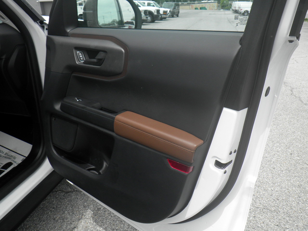 Certified 2025 Ford Bronco Sport Outer Banks w/ Outer Banks Tech Package+ AWD/4WD image 27