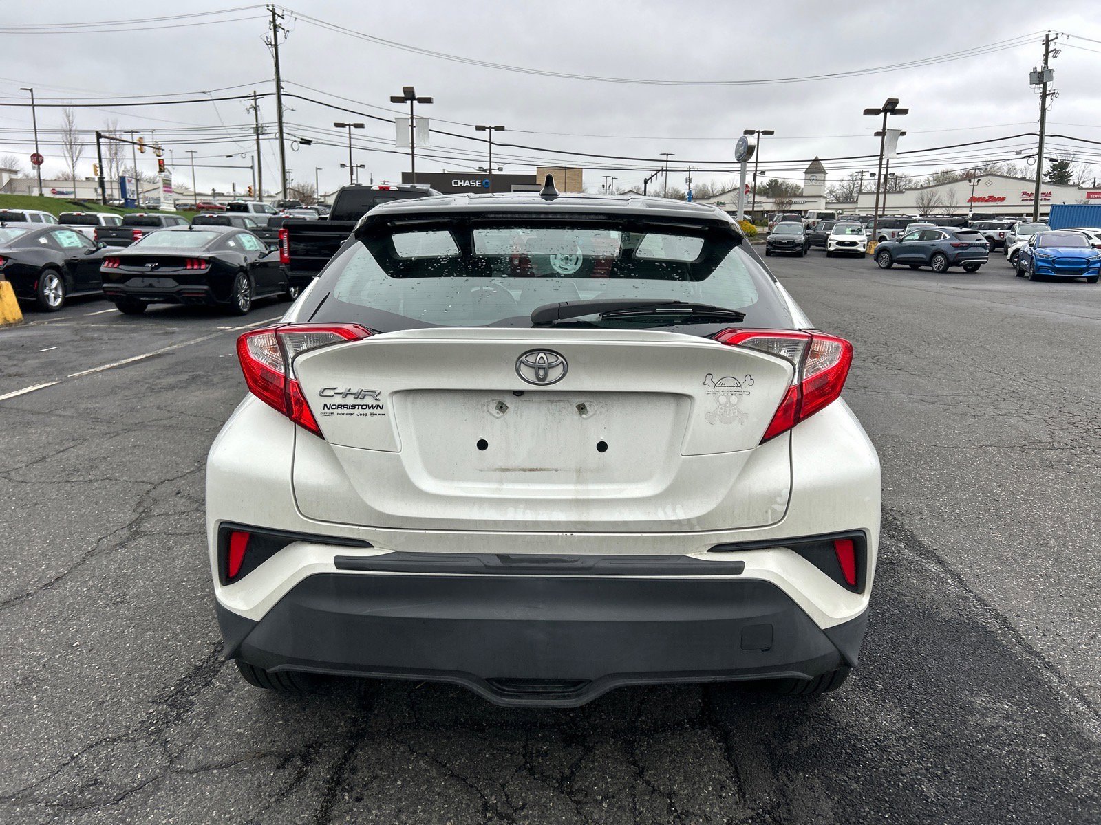 Used 2019 Toyota C-HR XLE image 6