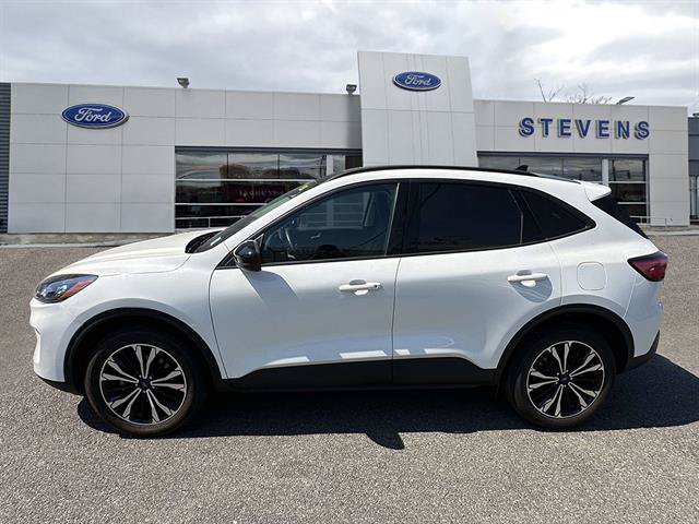 Certified 2022 Ford Escape SEL w/ SEL Stealth AWD Package image 3