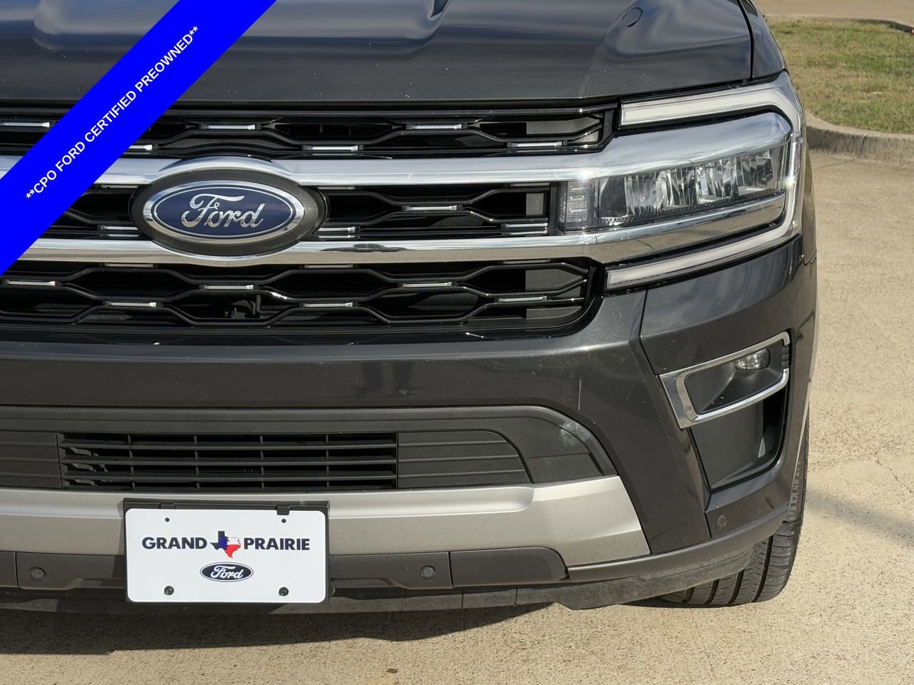 Certified 2023 Ford Expedition Limited image 11