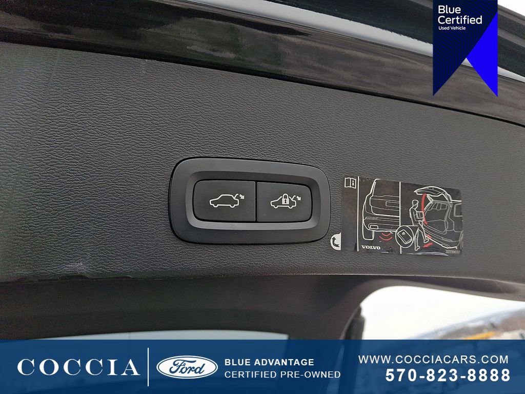 Used 2020 Volvo XC40 T5 Momentum w/ Protection Package Premier image 29