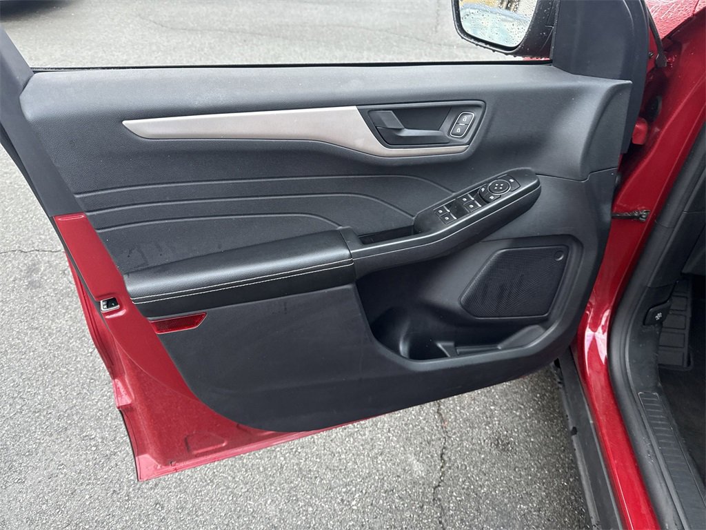 Certified 2022 Ford Escape SE w/ Cold Weather Package image 20