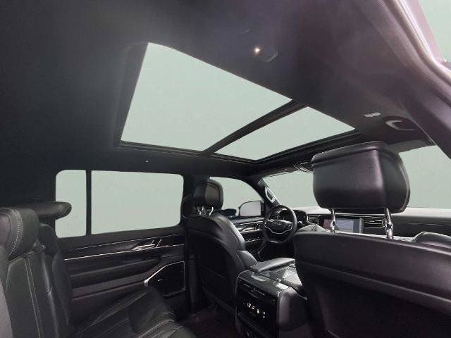 Used 2023 Jeep Wagoneer 4WD w/ Premium Group I image 26