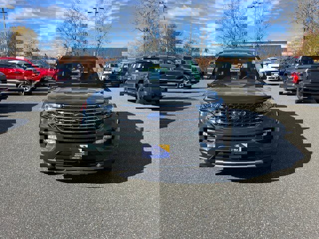 Certified 2022 Ford Explorer XLT w/ Equipment Group 202A image 2