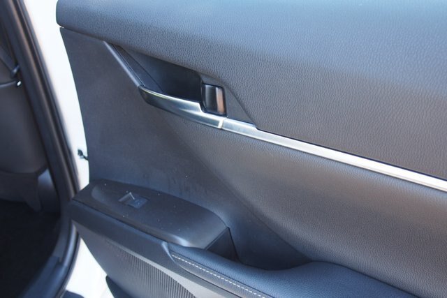 Used 2022 Toyota Camry XSE FWD image 15
