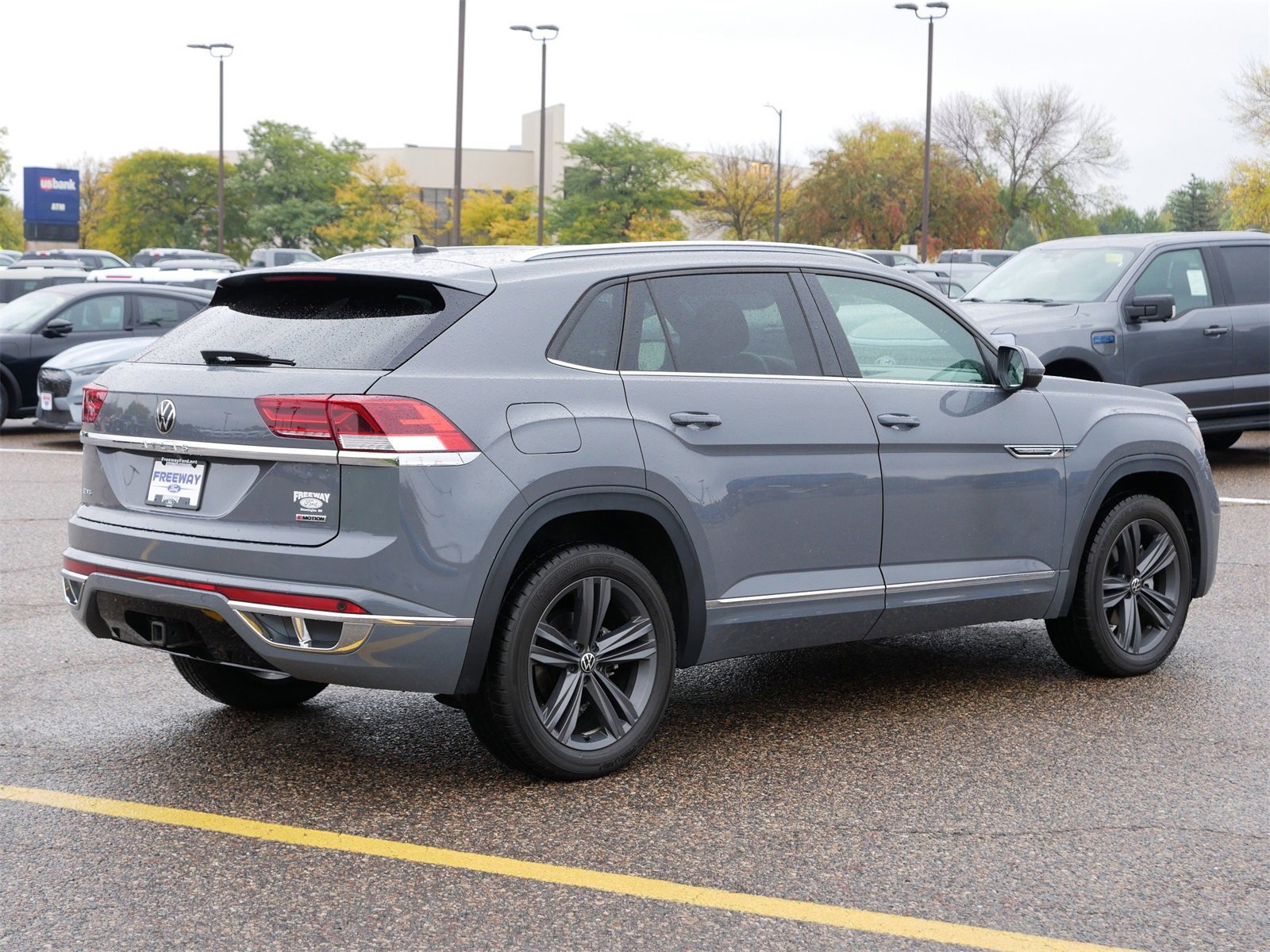 Used 2021 Volkswagen Atlas Cross Sport SE w/ Panoramic Sunroof Package image 5