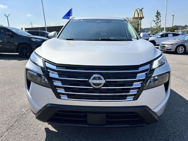 Used 2025 Nissan Rogue SV FWD image 30