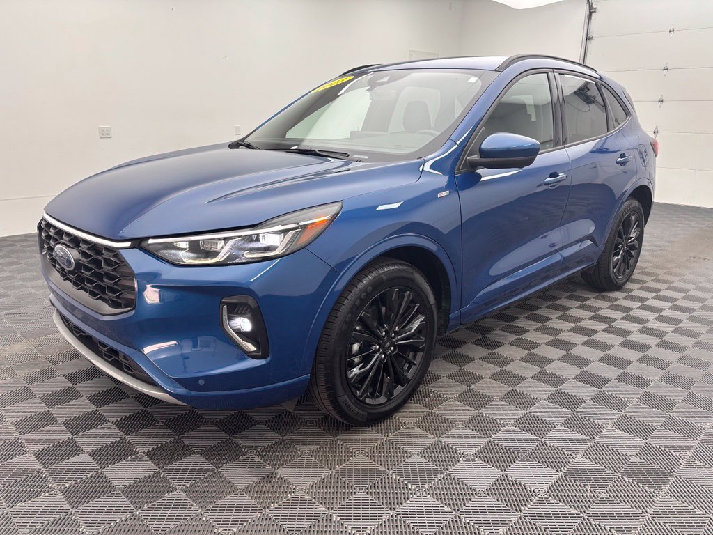 Certified 2023 Ford Escape ST-Line Elite AWD/4WD image 2