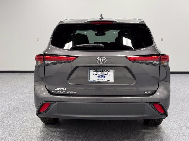 Used 2023 Toyota Highlander XLE FWD image 10