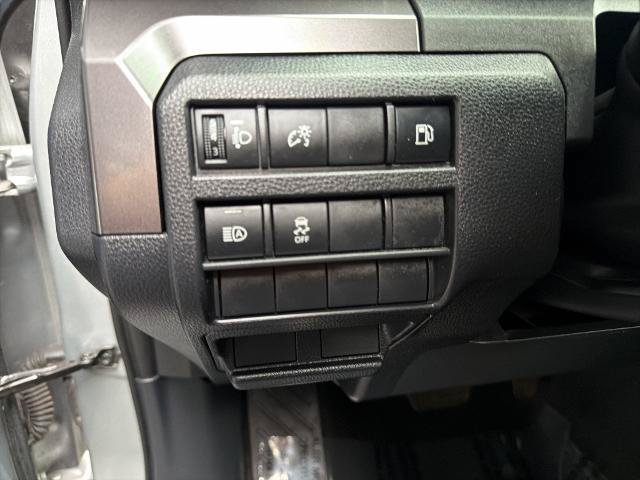 Used 2025 Toyota 4Runner SR5 AWD/4WD image 19