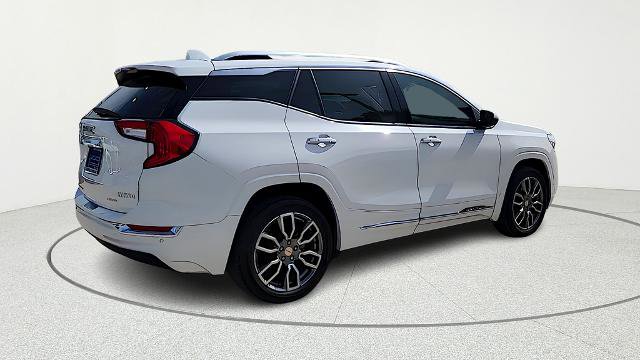 Used 2024 GMC Terrain Denali w/ Denali Premium Package image 31