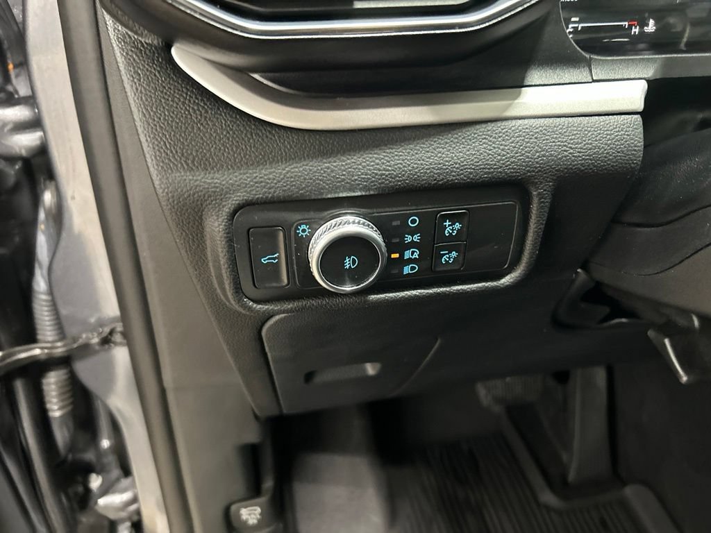 Certified 2021 Ford Explorer XLT w/ Equipment Group 202A AWD/4WD image 14