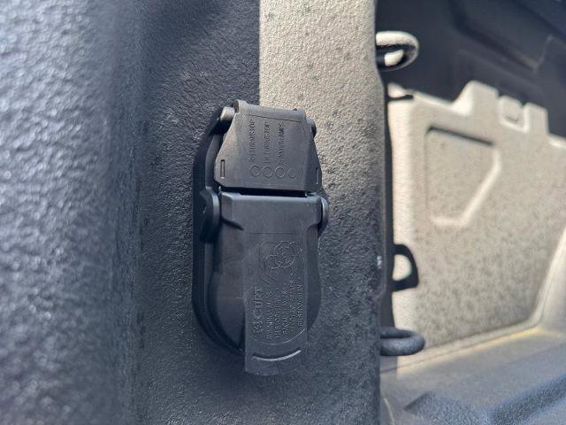 Used 2024 Chevrolet Silverado 2500 LTZ w/ LTZ Convenience Package image 18