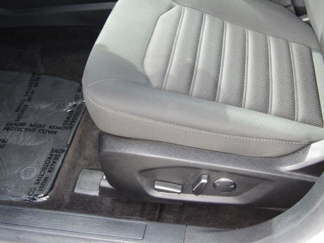 Certified 2018 Ford Fusion SE FWD image 2