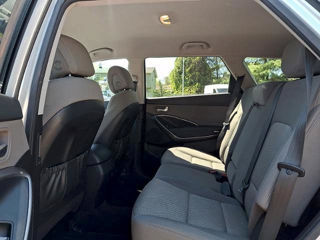 Used 2019 Hyundai Santa Fe XL SE FWD image 11