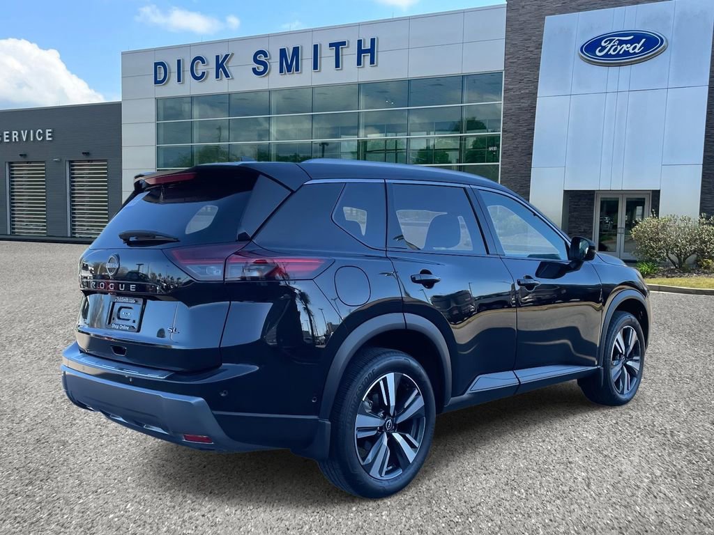 Used 2024 Nissan Rogue SL w/ SL Premium Package image 4