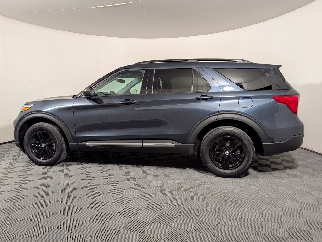 Certified 2023 Ford Explorer XLT AWD/4WD image 5
