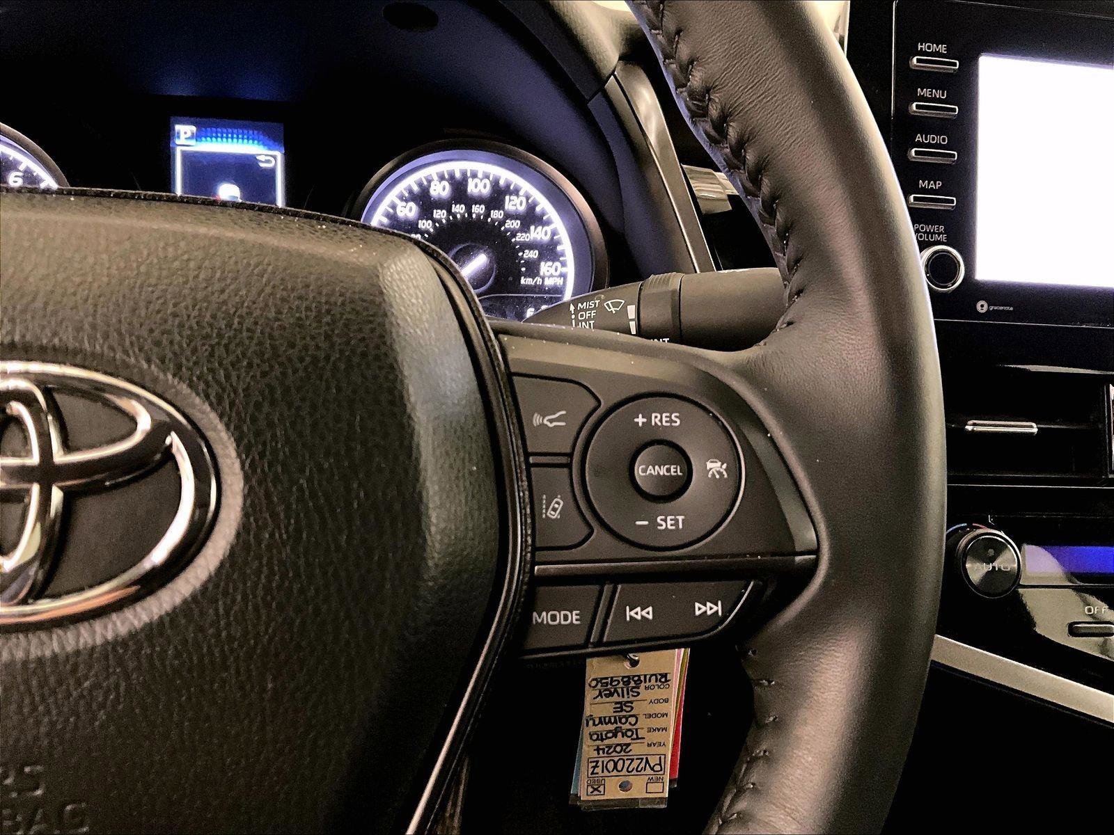 Used 2024 Toyota Camry SE FWD image 18