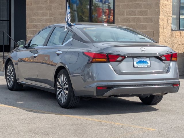 Used 2024 Nissan Altima 2.5 SV FWD image 6