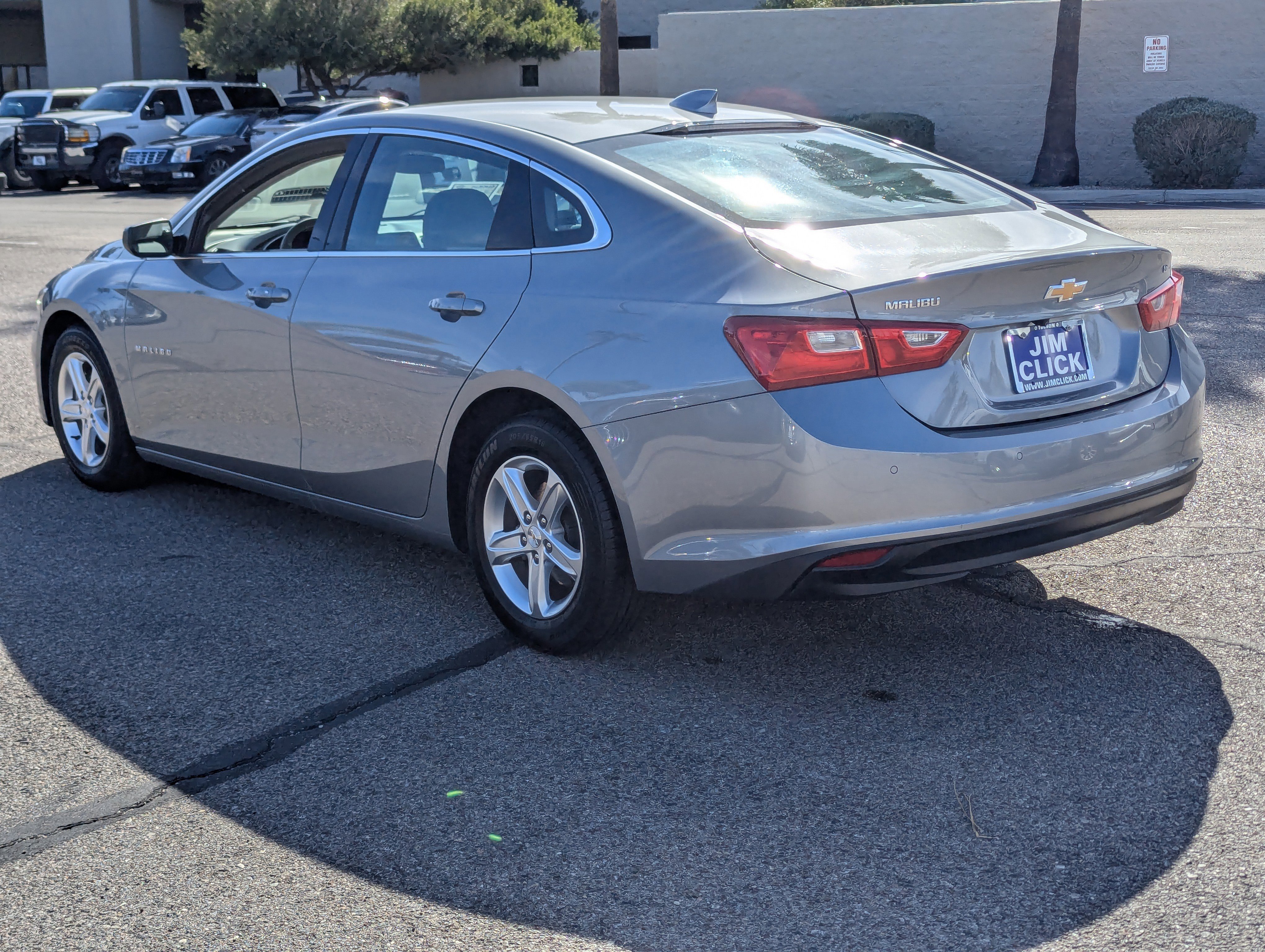 Used 2024 Chevrolet Malibu LT image 2