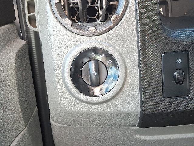 Certified 2016 Ford E-350 and Econoline 350 Super Duty w/ Power Windows & Locks Group image 21