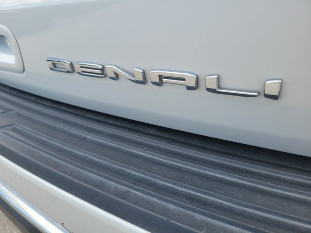Used 2021 GMC Yukon XL Denali w/ Denali Premium Package RWD image 7