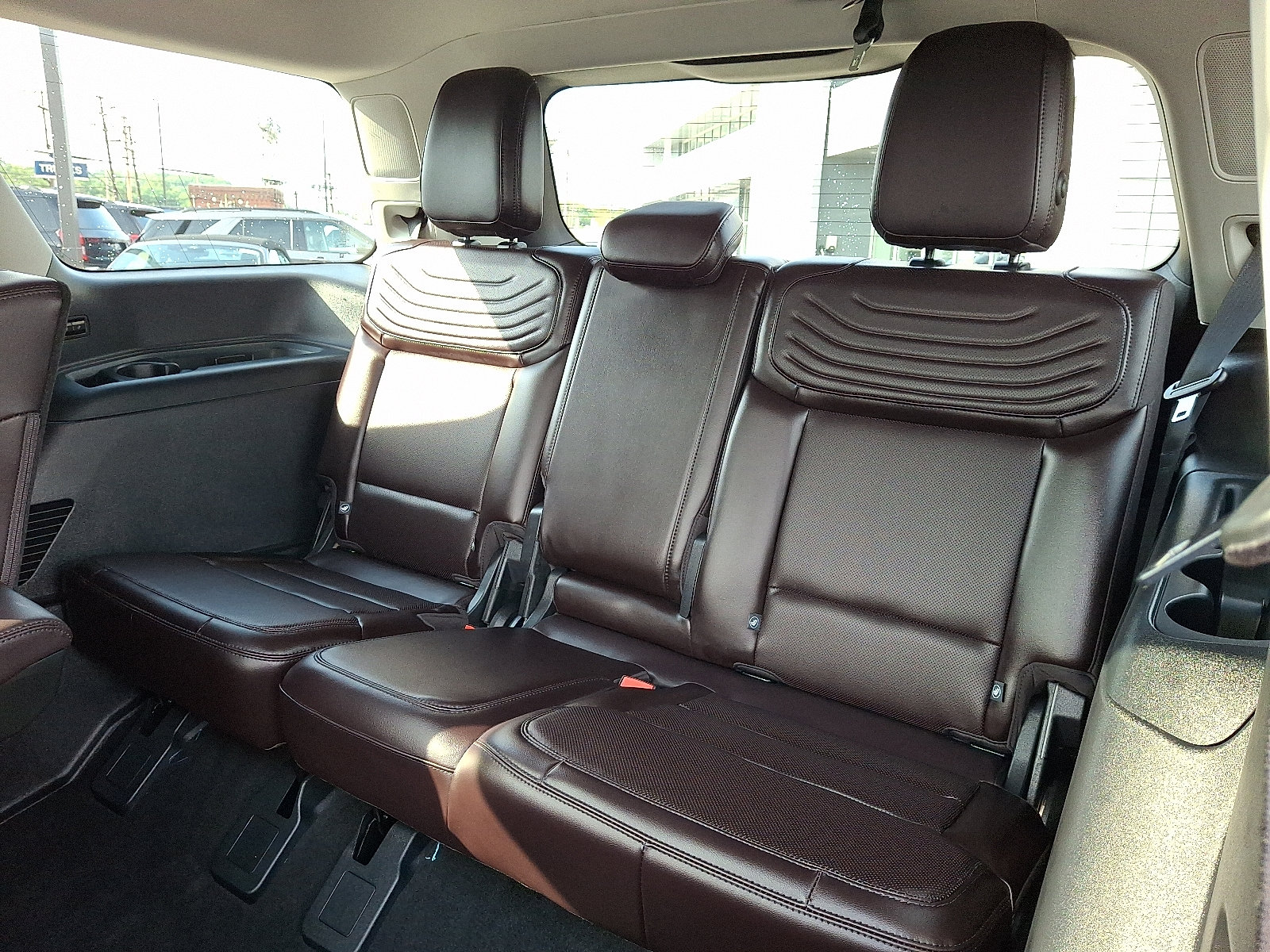 Certified 2025 Ford Expedition Platinum w/ Platinum Ultimate Package AWD/4WD image 11