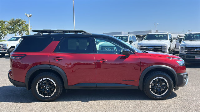 Used 2025 Nissan Pathfinder SV AWD/4WD image 2