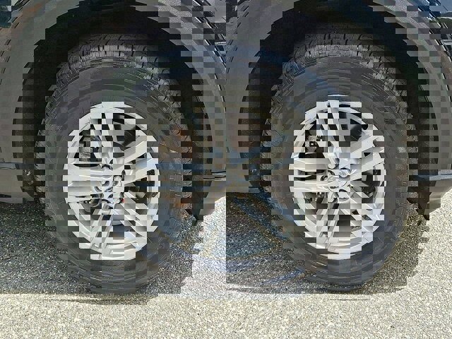 Certified 2022 Ford Explorer XLT w/ Equipment Group 202A image 28