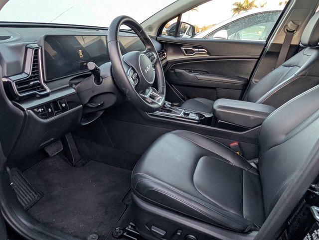 Used 2025 Kia Sportage EX FWD image 9