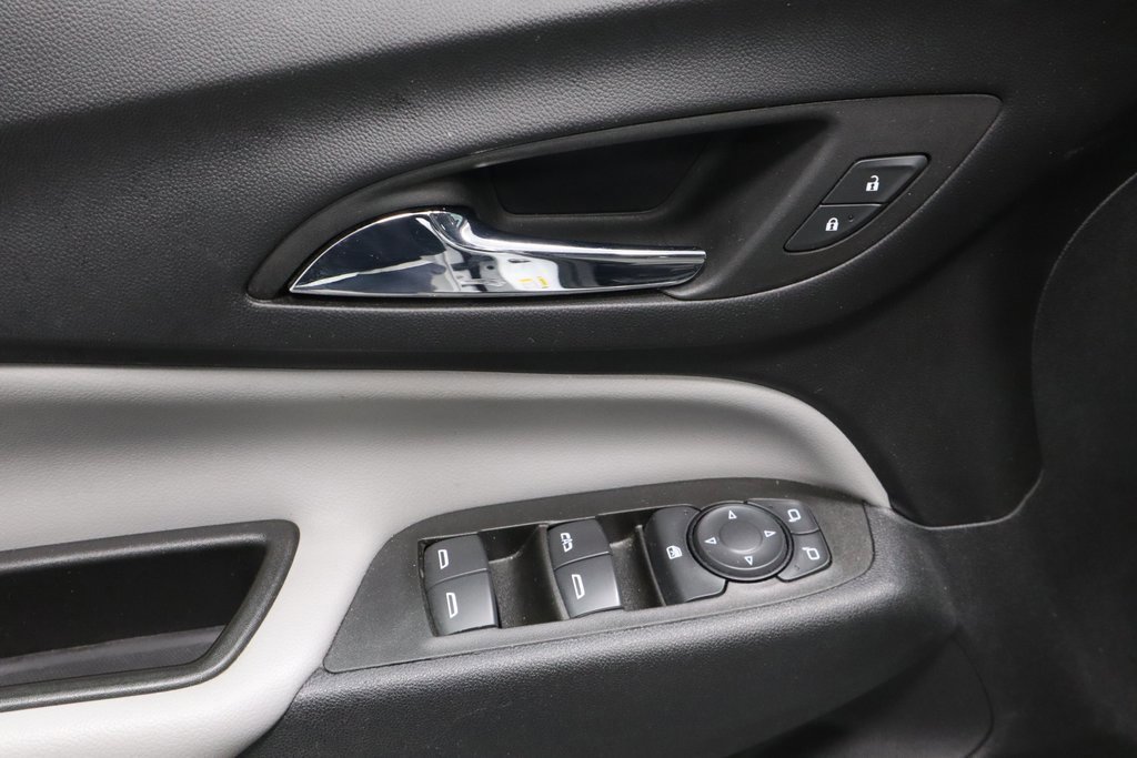 Used 2022 Chevrolet Equinox LS w/ LS Convenience Package image 22