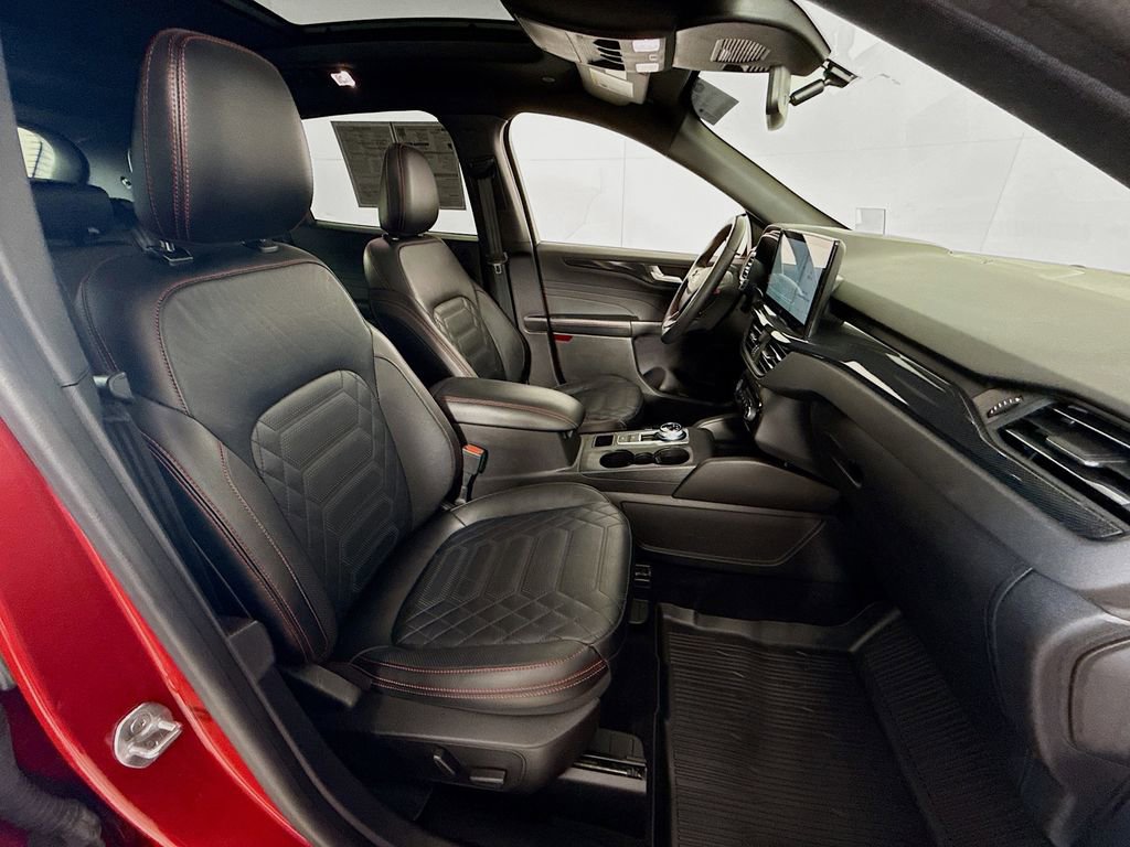 Certified 2023 Ford Escape ST-Line Elite w/ Premium Technology Package AWD/4WD image 30