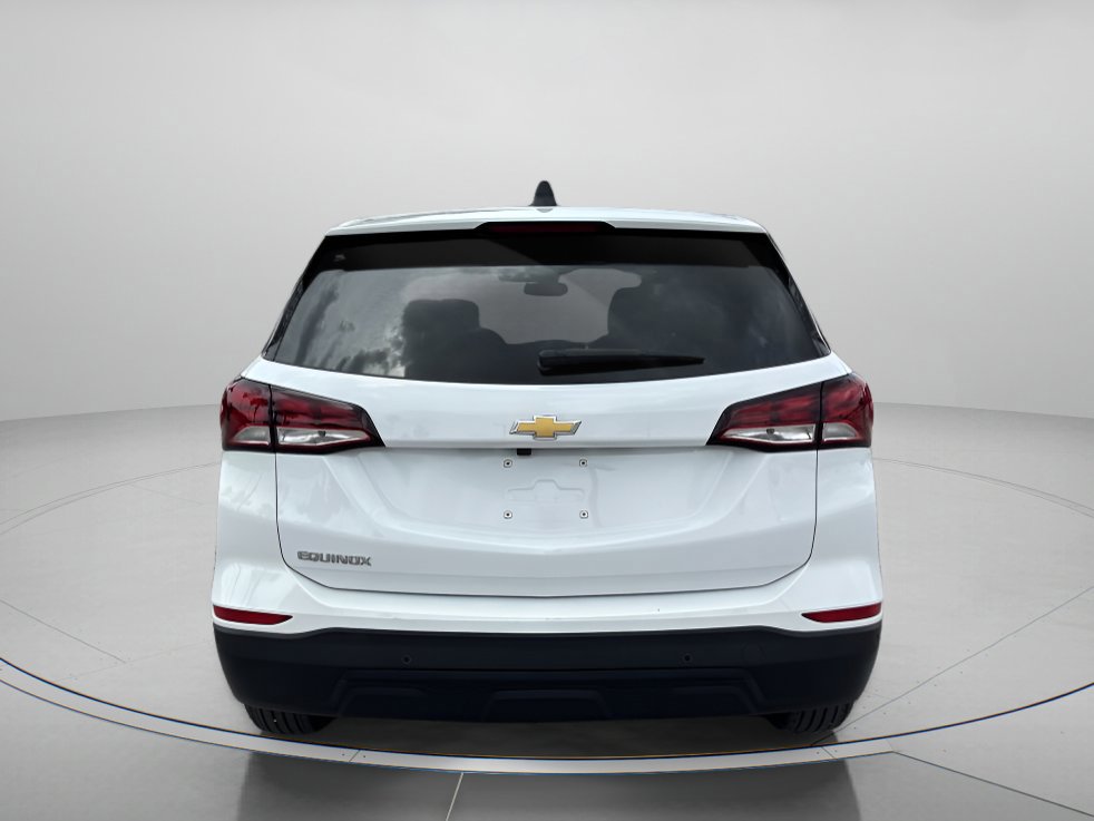 Used 2024 Chevrolet Equinox LS w/ LS Convenience Package image 3