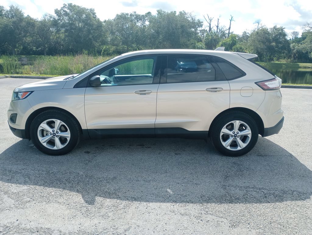 Certified 2018 Ford Edge SE FWD image 4