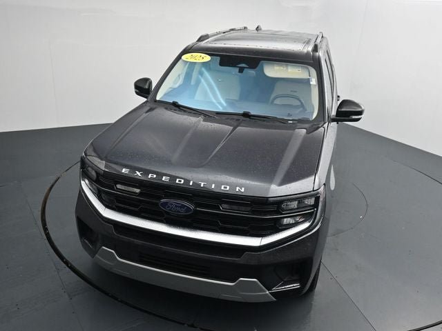 Certified 2025 Ford Expedition Max Platinum w/ Driver's Package AWD/4WD image 25