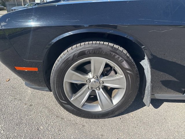 Used 2019 Dodge Challenger SXT image 13