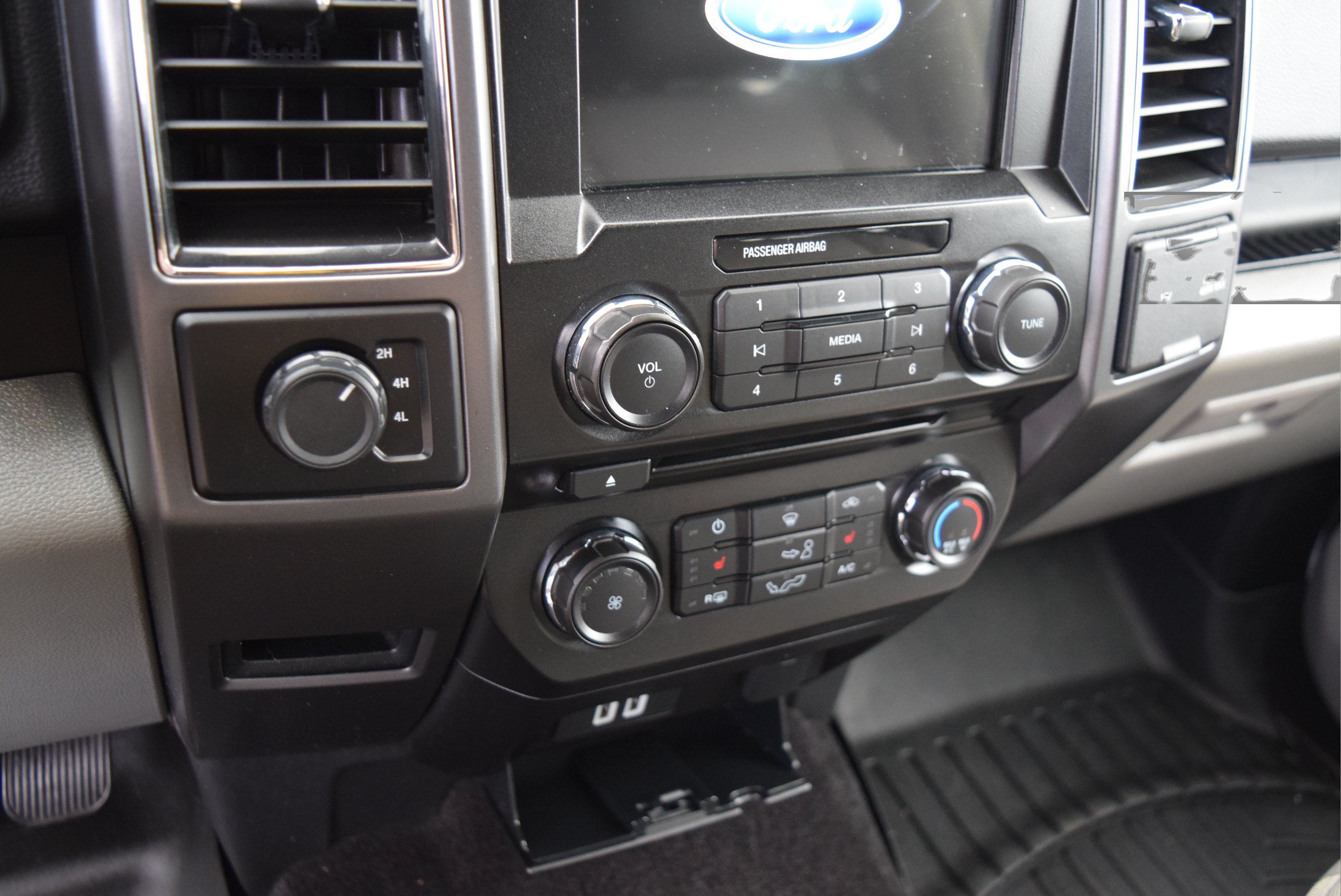 Certified 2017 Ford F150 XLT w/ Equipment Group 302A Luxury AWD/4WD image 16