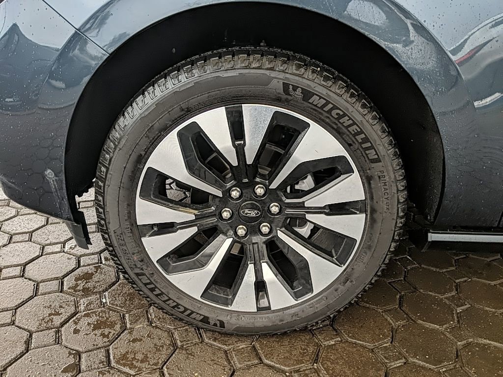 Certified 2025 Ford Expedition Max Platinum w/ Driver's Package image 11