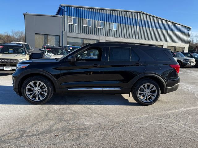 Certified 2022 Ford Explorer XLT w/ Equipment Group 202A image 11