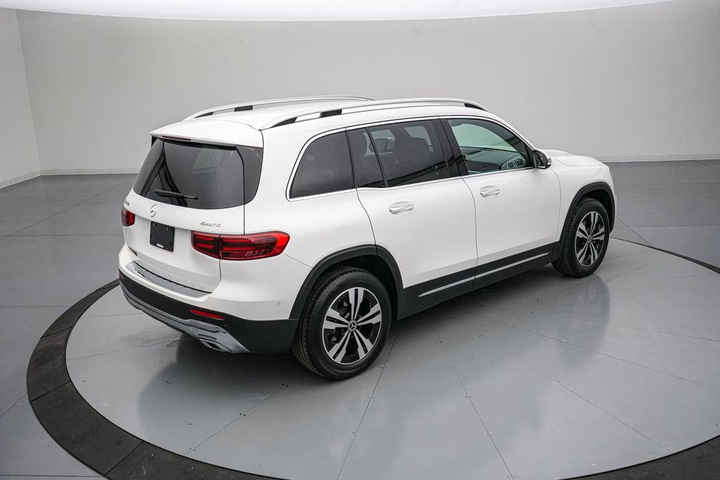 Used 2025 Mercedes-Benz GLB 250 4MATIC image 4