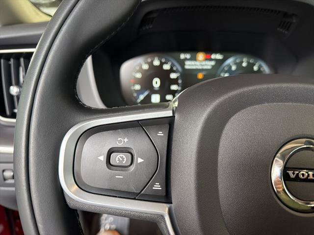 Used 2021 Volvo XC60 T5 Momentum w/ Premium Package image 20