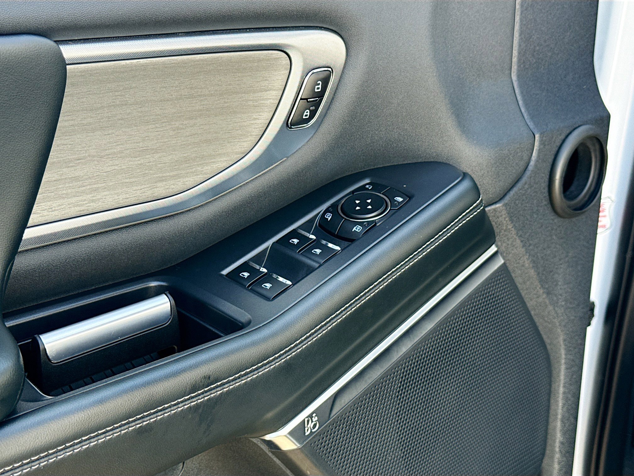 Certified 2025 Ford Expedition Platinum AWD/4WD image 8