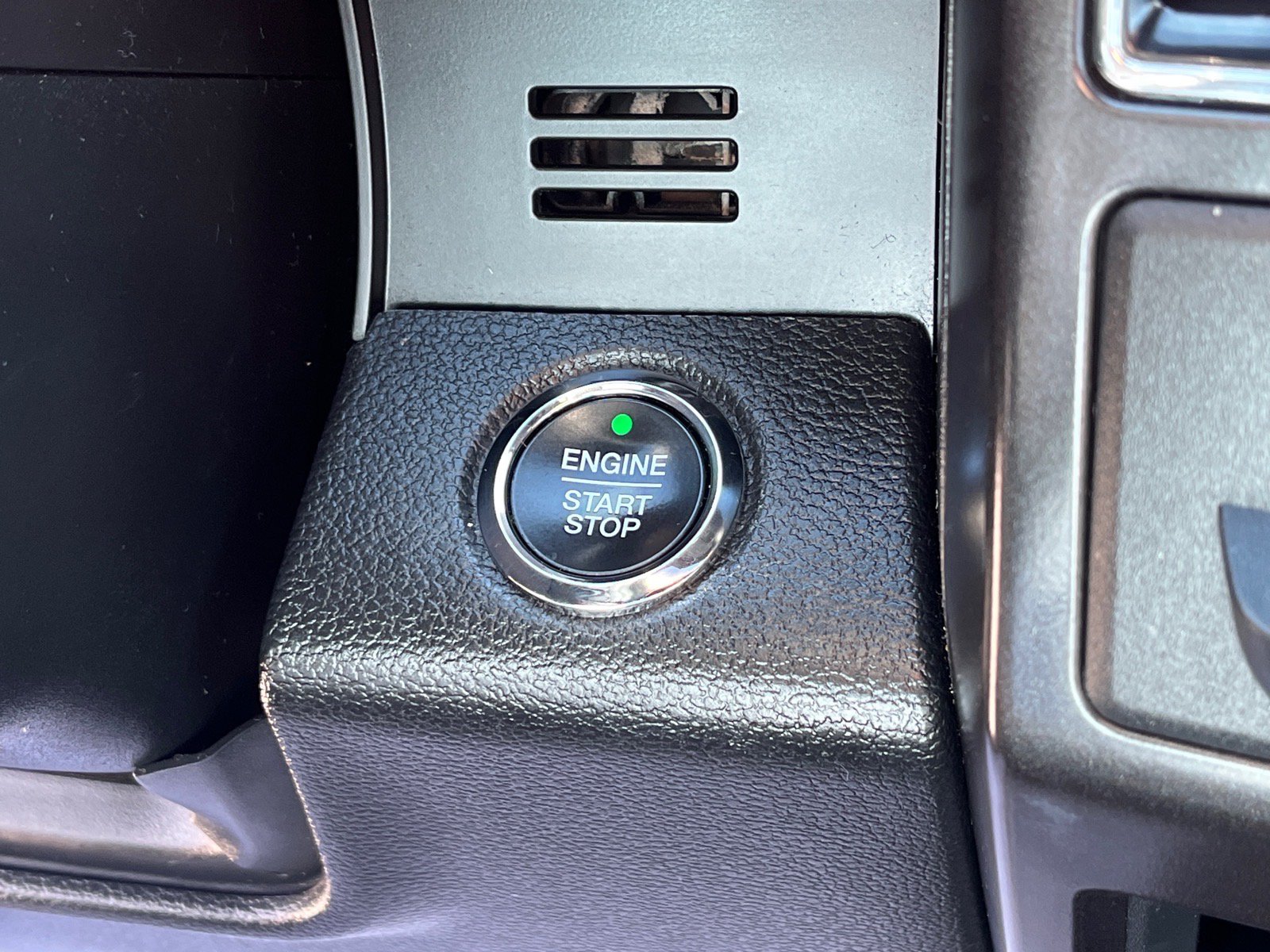 Certified 2021 Ford Expedition Limited AWD/4WD image 9