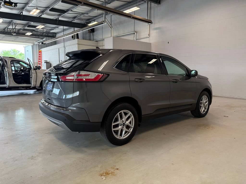 Certified 2024 Ford Edge SEL w/ Convenience Package AWD/4WD image 7