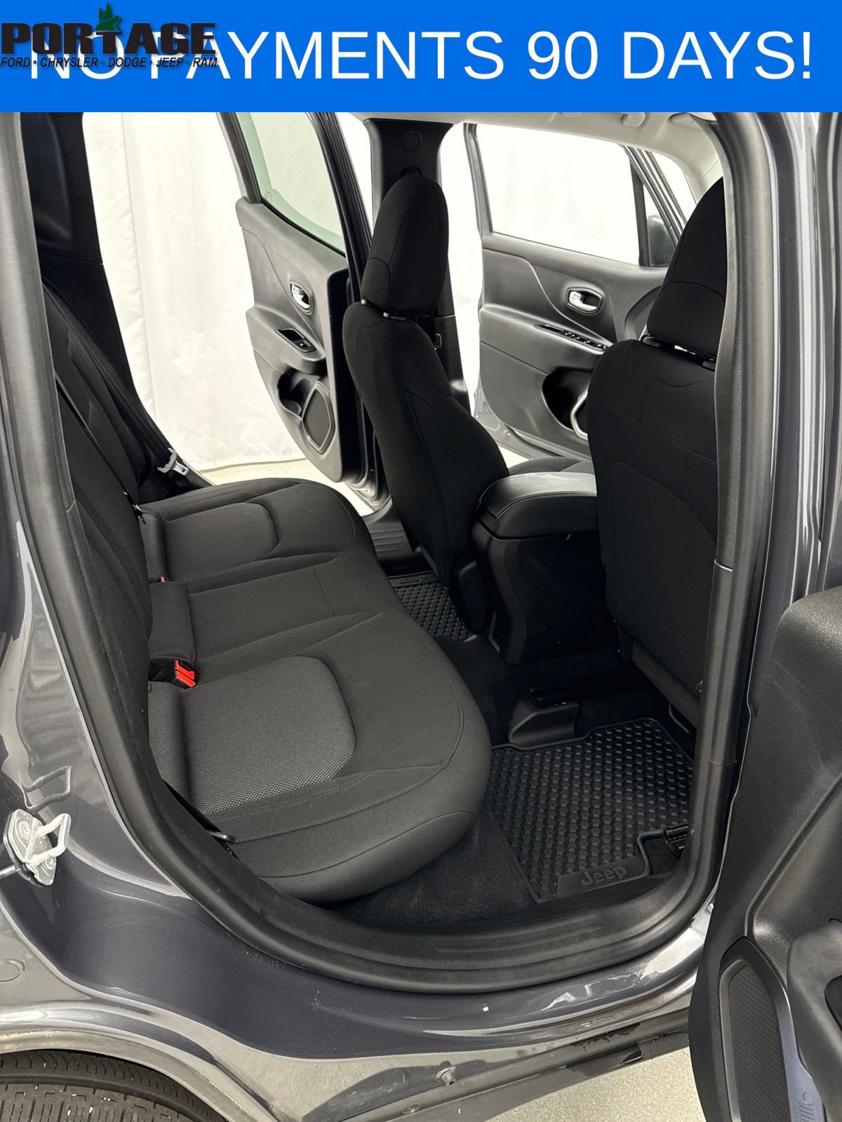 Used 2023 Jeep Renegade Latitude AWD/4WD image 28