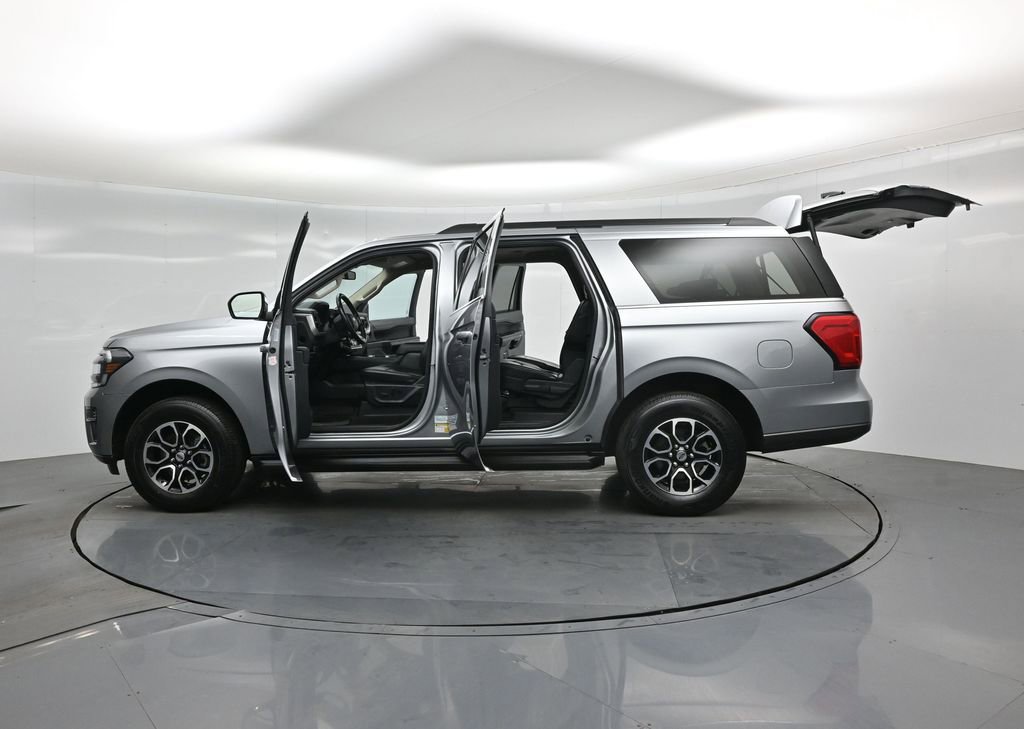 Certified 2024 Ford Expedition Max XLT image 40