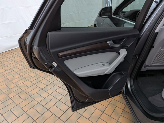 Used 2023 Audi Q5 2.0T Premium image 21