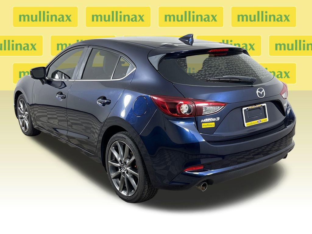 Used 2018 MAZDA MAZDA3 Grand Touring w/ Premium Equipment Package FWD image 9